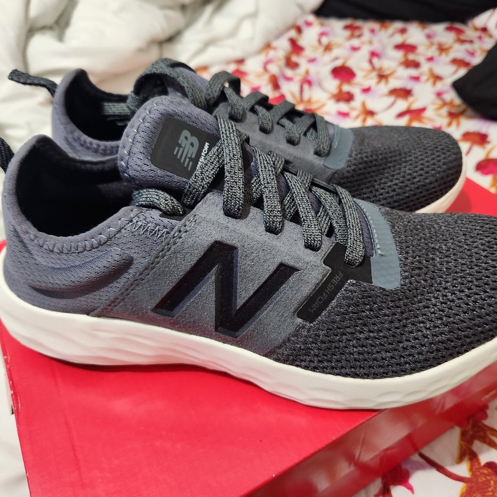 Men`s New Balance size 9 NWT